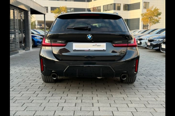 BMW 3 Serie Touring 320d xDrive M-SPORT ** LED, NAVI+, HALF-LEDER, PANO, H&K, HuD, TREKH, 19-inch LMV ** 1e EIG - UNFALLFREI ** ** INFORMEER OOK NAAR ONZE AANTREKKELIJKE FINANCIAL-LEASE TARIEVEN **