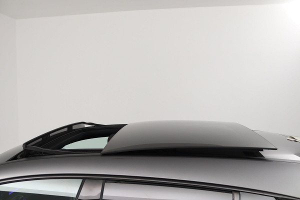 Mercedes-Benz CLA-Klasse Shooting Brake 180 AMG Night Upgrade (PANORAMADAK, SFEERVERLICHTING, STOELVERWARMING, 1e EIGENAAR)