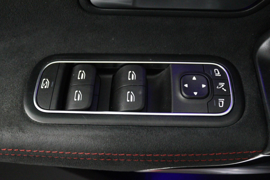 Mercedes-Benz CLA-Klasse Shooting Brake 180 AMG Night Upgrade (PANORAMADAK, SFEERVERLICHTING, STOELVERWARMING, 1e EIGENAAR)