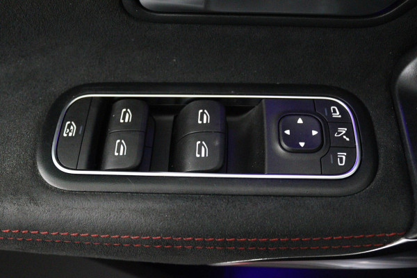 Mercedes-Benz CLA-Klasse Shooting Brake 180 AMG Night Upgrade (PANORAMADAK, SFEERVERLICHTING, STOELVERWARMING, 1e EIGENAAR)