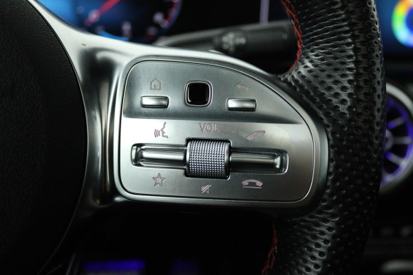 Mercedes-Benz CLA-Klasse Shooting Brake 180 AMG Night Upgrade (PANORAMADAK, SFEERVERLICHTING, STOELVERWARMING, 1e EIGENAAR)