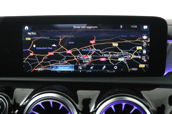 Mercedes-Benz CLA-Klasse Shooting Brake 180 AMG Night Upgrade (PANORAMADAK, SFEERVERLICHTING, STOELVERWARMING, 1e EIGENAAR)