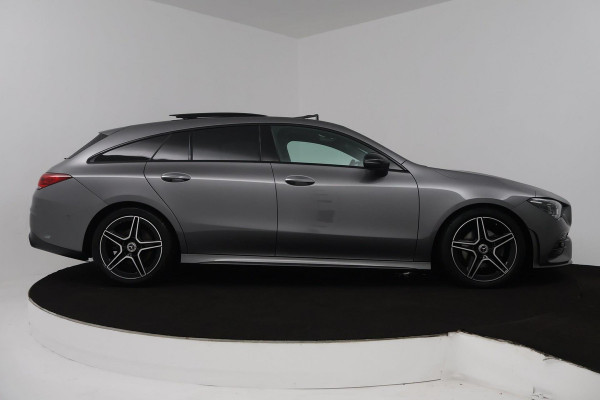 Mercedes-Benz CLA-Klasse Shooting Brake 180 AMG Night Upgrade (PANORAMADAK, SFEERVERLICHTING, STOELVERWARMING, 1e EIGENAAR)