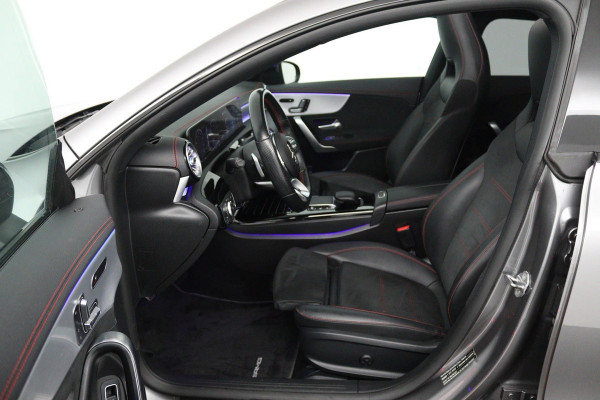 Mercedes-Benz CLA-Klasse Shooting Brake 180 AMG Night Upgrade (PANORAMADAK, SFEERVERLICHTING, STOELVERWARMING, 1e EIGENAAR)