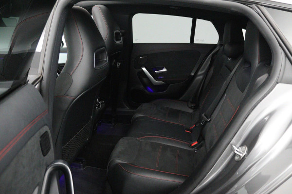 Mercedes-Benz CLA-Klasse Shooting Brake 180 AMG Night Upgrade (PANORAMADAK, SFEERVERLICHTING, STOELVERWARMING, 1e EIGENAAR)