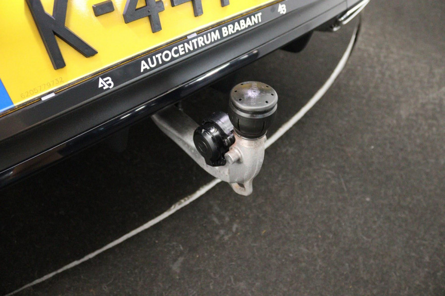 Mercedes-Benz CLA-Klasse Shooting Brake 180 AMG Night Upgrade (PANORAMADAK, SFEERVERLICHTING, STOELVERWARMING, 1e EIGENAAR)