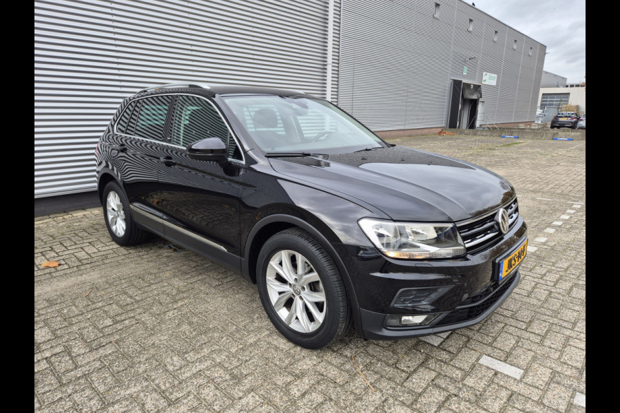 Volkswagen Tiguan 1.5 TSI ACT Comfortline Business,automaat,Elec.trekhaak,Navigatie,stoelverwarming,parkeersensoren,