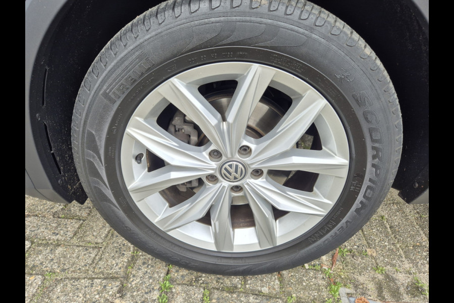 Volkswagen Tiguan 1.5 TSI ACT Comfortline Business,automaat,Elec.trekhaak,Navigatie,stoelverwarming,parkeersensoren,