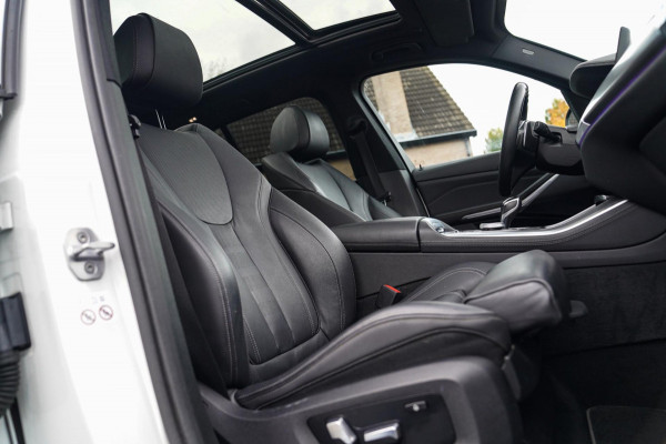 BMW X5 XDrive40i High Executive | HuD | Panorama | Luxe Leder | Camera | BMW LED | Sfeerverlichting | Stoelverwarming | Smart Key