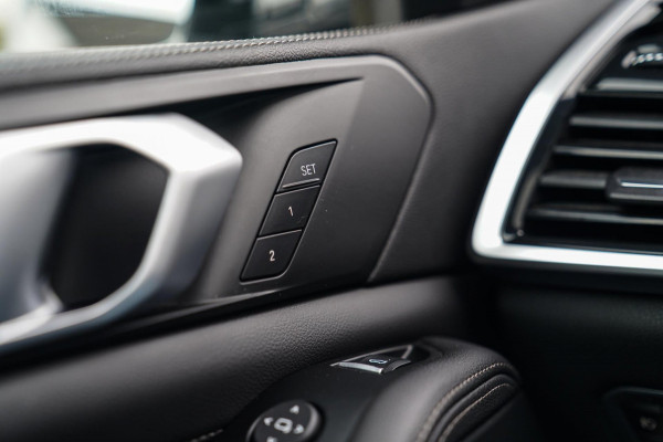 BMW X5 XDrive40i High Executive | HuD | Panorama | Luxe Leder | Camera | BMW LED | Sfeerverlichting | Stoelverwarming | Smart Key