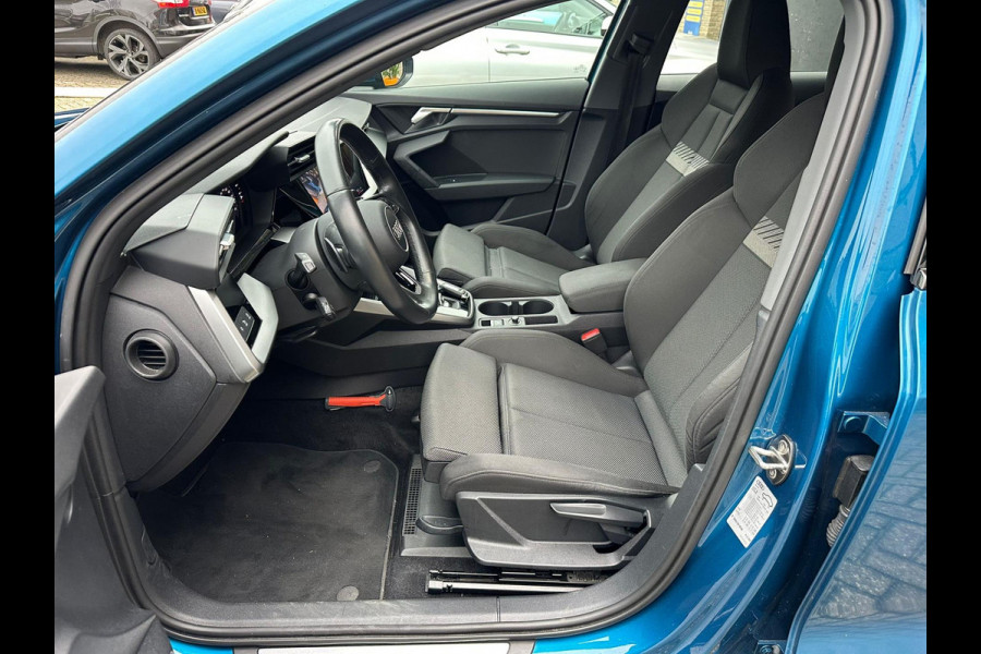 Audi A3 Sportback 30 TFSI Business edition NAP! Automaat Weinig KM!