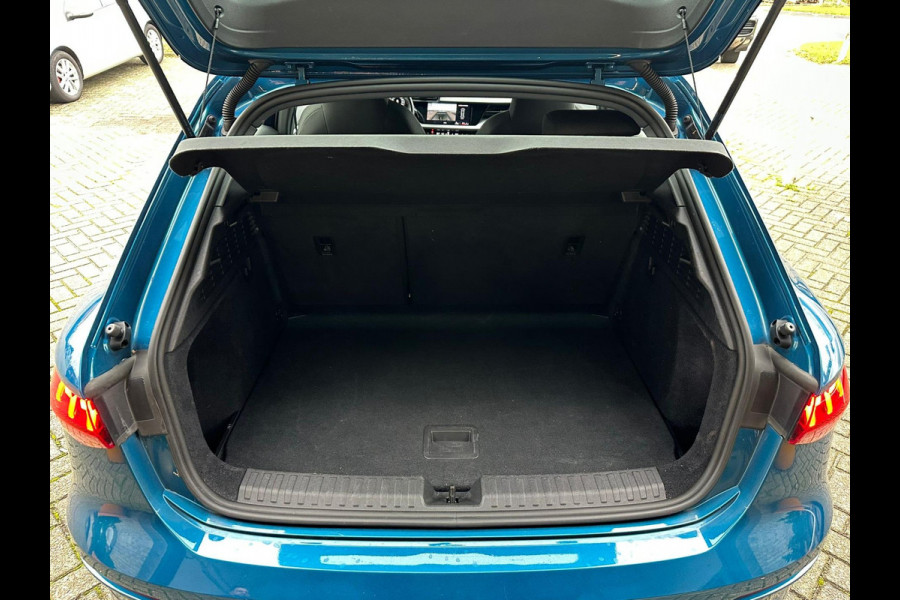 Audi A3 Sportback 30 TFSI Business edition NAP! Automaat Weinig KM!