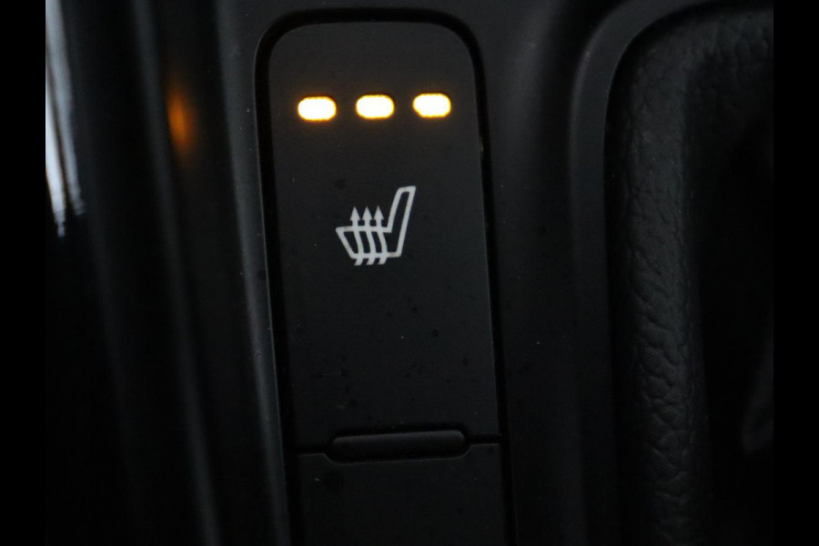 Kia Carens 1.6 GDi ExecutiveLine 7-Persoons | 1e eigenaar | Panoramadak | Leder | Stoel & stuurverwarming | Carplay | Camera | Navigatie | Elektrische stoelen | Cruise control | Climate control