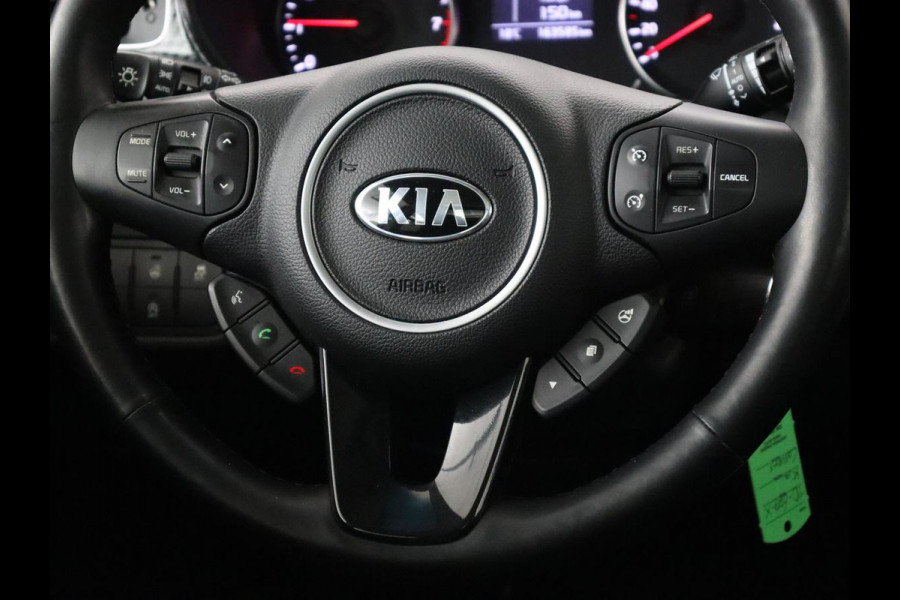 Kia Carens 1.6 GDi ExecutiveLine 7-Persoons | 1e eigenaar | Panoramadak | Leder | Stoel & stuurverwarming | Carplay | Camera | Navigatie | Elektrische stoelen | Cruise control | Climate control