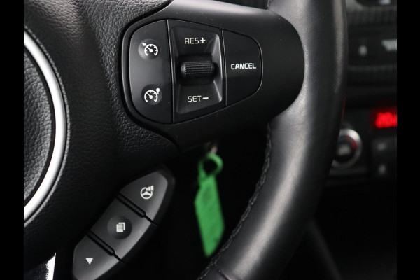 Kia Carens 1.6 GDi ExecutiveLine 7-Persoons | 1e eigenaar | Panoramadak | Leder | Stoel & stuurverwarming | Carplay | Camera | Navigatie | Elektrische stoelen | Cruise control | Climate control
