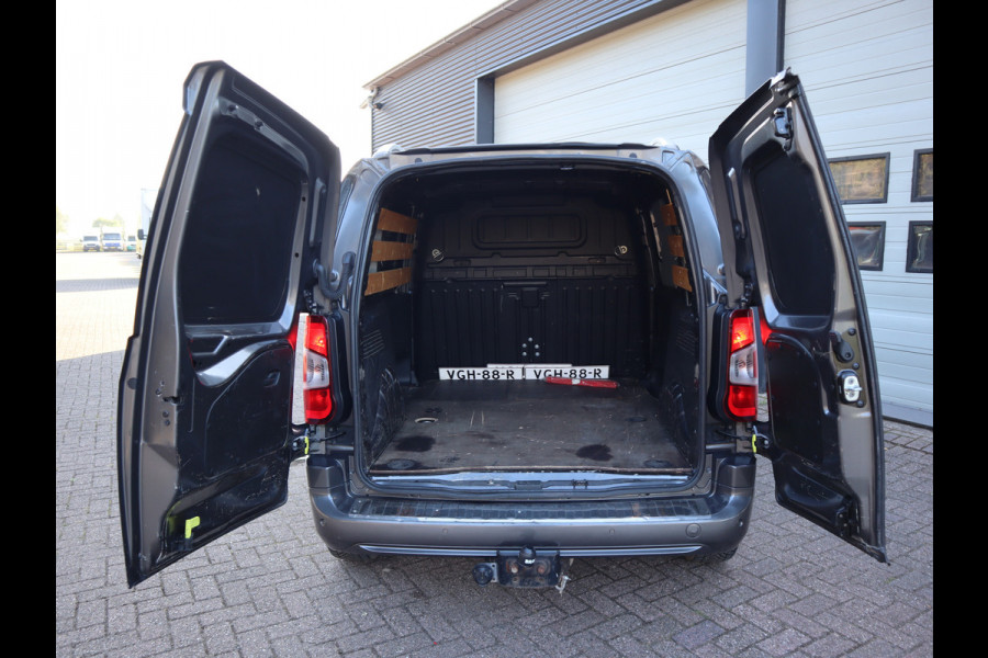 Opel Combo 1.5D 96 kw 131 pk Automaat - Trekhaak - Stoelverwarming