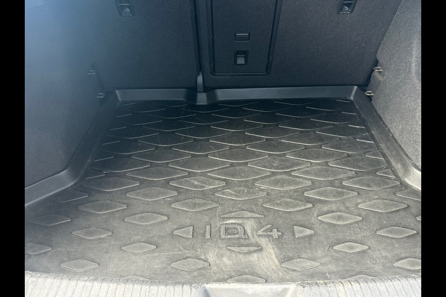 Volkswagen ID.4 First 77 kWh Adaptive / Camera