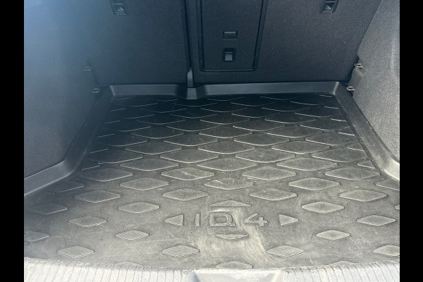 Volkswagen ID.4 First 77 kWh Adaptive / Camera