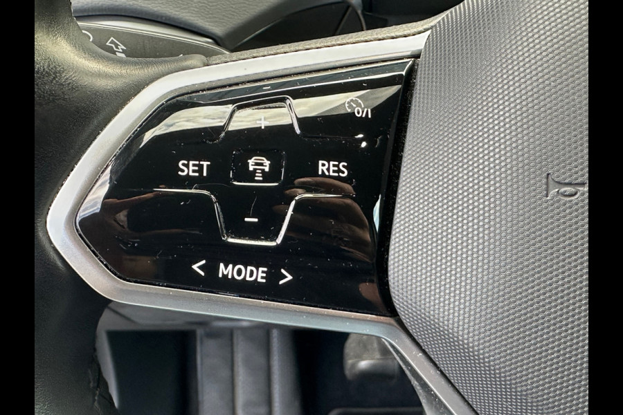 Volkswagen ID.4 First 77 kWh Adaptive / Camera