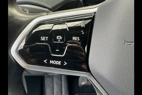 Volkswagen ID.4 First 77 kWh Adaptive / Camera