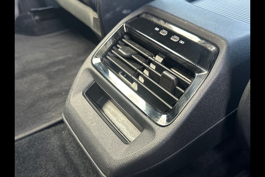 Volkswagen ID.4 First 77 kWh Adaptive / Camera