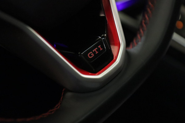 Volkswagen Golf 2.0 TSI GTI CLUBSPORT PANO/HUD/H&K/IQ/NAVI/CAM