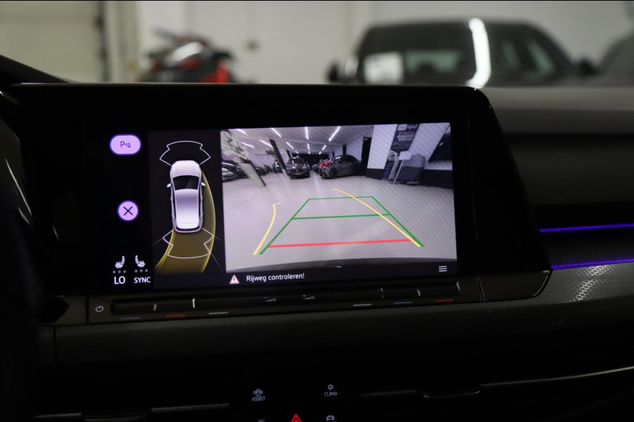 Volkswagen Golf 2.0 TSI GTI CLUBSPORT PANO/HUD/H&K/IQ/NAVI/CAM