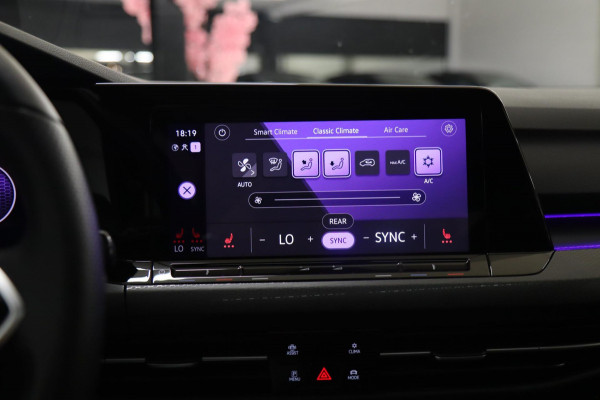 Volkswagen Golf 2.0 TSI GTI CLUBSPORT PANO/HUD/H&K/IQ/NAVI/CAM