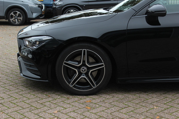 Mercedes-Benz CLA-Klasse Shooting Brake 200 Business Solution AMG / Panoramadak / Camera / Memory seats / Keyless / 18'' / Matrix LED / Navigatie / Stoelverwarming / Cruise Control