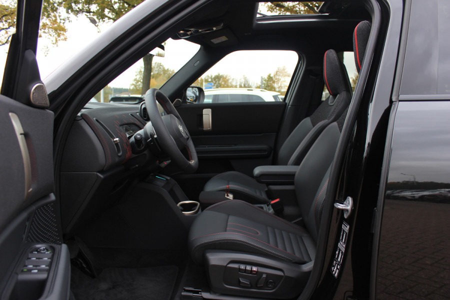 MINI Countryman 2.0 S ALL4 John Cooper Works XL / Trekhaak / Panoramadak / 360Camera / Head-up / Harman Kardon / 20'' / Leder / Memory seats / Sfeerverlichting / LED / CarPlay / Stuur+Stoelverwarming / Dodehoek / DAB / ACC
