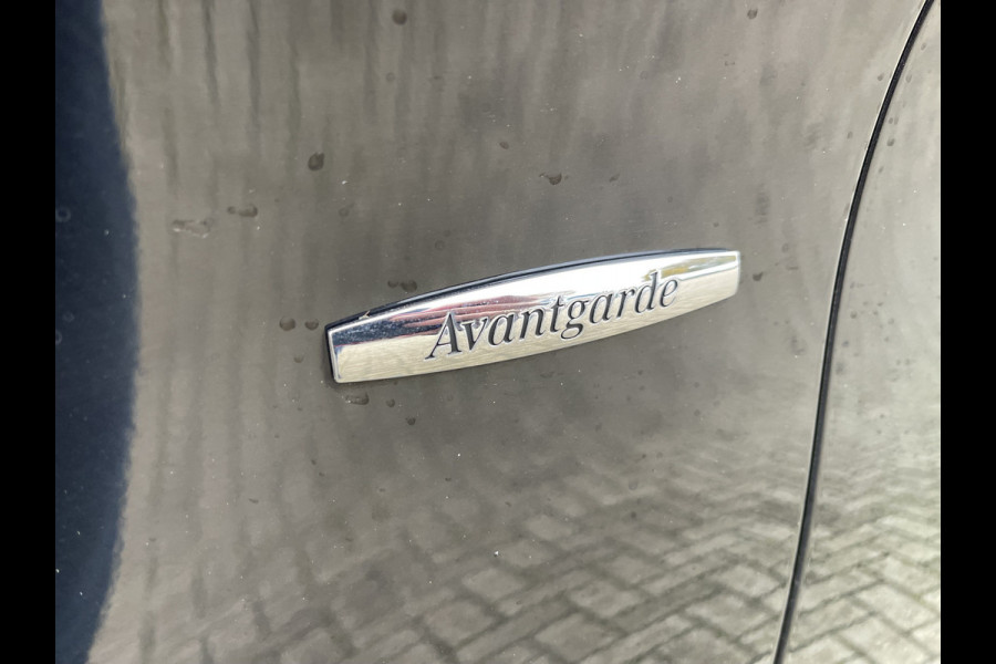 Mercedes-Benz V-Klasse 250d 190pk automaat Lang L2H1 DC 5 persoons Avantgarde / vaste prijs rijklaar € 39.950 marge / lease vanaf € 652 / zwart leer / electrische schuifdeuren / zwart metallic / burmester