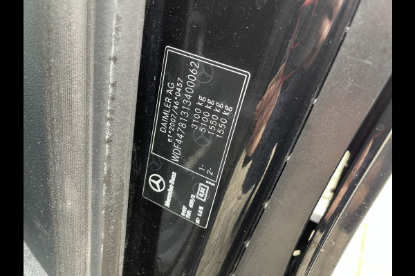 Mercedes-Benz V-Klasse 250d 190pk automaat Lang L2H1 DC 5 persoons Avantgarde / vaste prijs rijklaar € 39.950 marge / lease vanaf € 652 / zwart leer / electrische schuifdeuren / zwart metallic / burmester