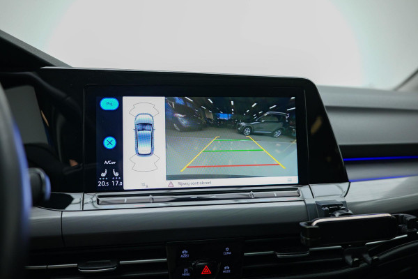 Volkswagen Golf 1.5 TSI Highline Business R |Pano|Memory|Camera|Massage|