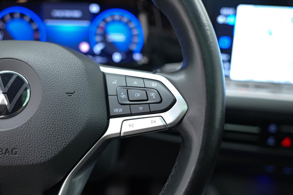 Volkswagen Golf 1.5 TSI Highline Business R |Pano|Memory|Camera|Massage|