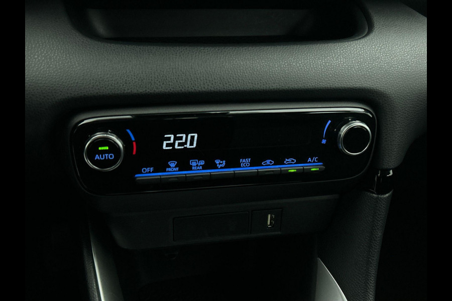 Toyota Yaris 1.5 Hybrid Active Auto. Navigatie Apple Carplay/Android Auto Camera Adaptive Cruise Control Climate Control