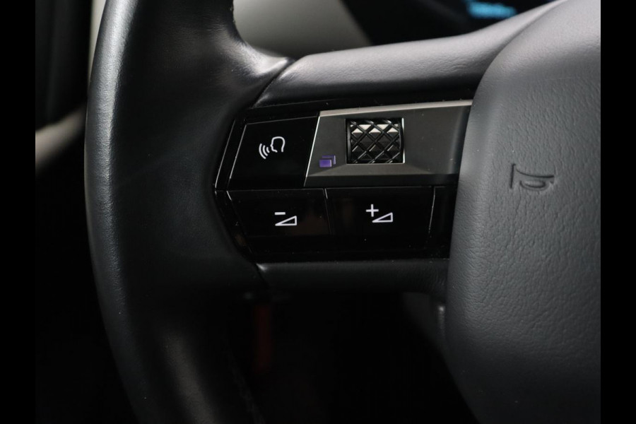 DS DS 3 Crossback E-Tense Performance Line+ 50 kWh | 1e eigenaar | Adaptive cruise | Matrix LED | Alcantara | Carplay | Navigatie | DAB | Parkeerhulp | Climate control | Dodehoek detectie