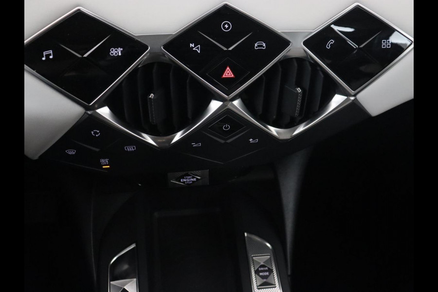 DS DS 3 Crossback E-Tense Performance Line+ 50 kWh | 1e eigenaar | Adaptive cruise | Matrix LED | Alcantara | Carplay | Navigatie | DAB | Parkeerhulp | Climate control | Dodehoek detectie