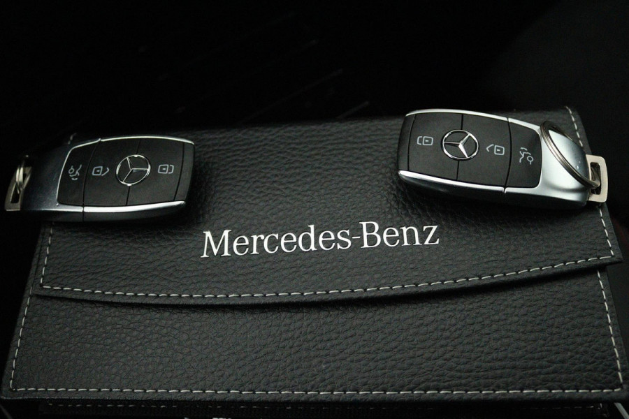 Mercedes-Benz A-Klasse 200 Business Solution AMG (STOELVERWARMING, ACHTERUITRIJCAMERA, PARKEERSENSOREN)