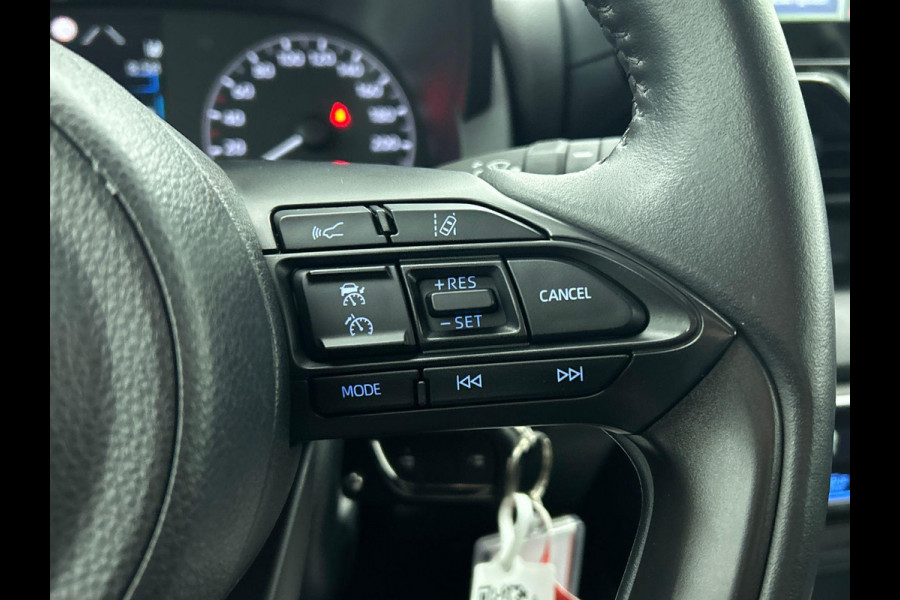 Toyota Yaris 1.5 Hybrid Active Auto. Navigatie Apple Carplay/Android Auto Camera Adaptive Cruise Control Climate Control