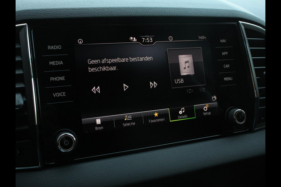 Škoda Karoq 1.5 TSI 150pk Automaat ACT Ambition | Navigatie | Android Auto / Apple Carplay | Climate Control | Camera | Parkeer sensoren | Lichtmetalen Velgen | Dab | Digitale Cockpit | Keyless Start | Led | Cruise Control Adaptive