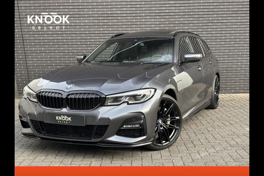 BMW 3 Serie Touring 330e M Sport / Panodak / Alcantara / Laser licht / 20"