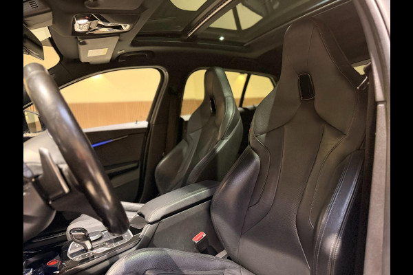 BMW 1-serie M135i xDrive High Executive PANO|M-Sport|HarmanCardon|HUD|Carplay|Stoel&Stuur verwarming|Keyless|Virtual Dash|ACC