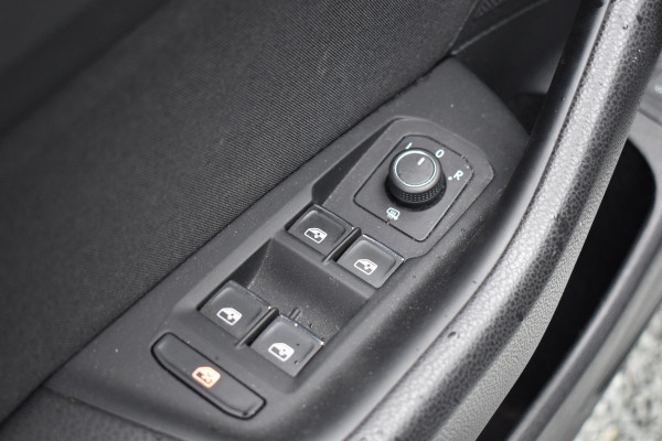 Volkswagen Passat Variant 218PK DSG HYBRID GTE BUSINESS TREKHAAK/NAVI/CAMERA