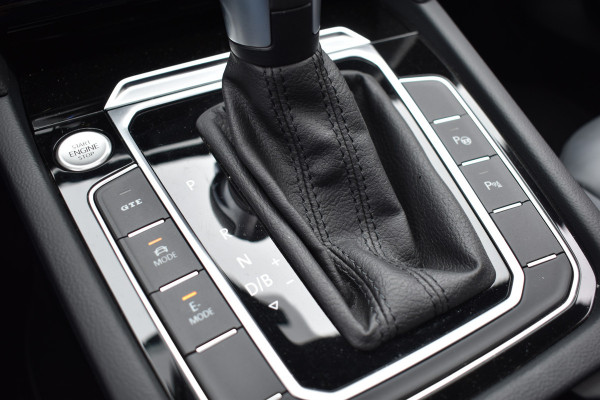 Volkswagen Arteon Shooting Brake eHYBRID 218PK DSG ELEGANCE BUSINESS+ LEDER/VIRTUAL/PANORAMADAK