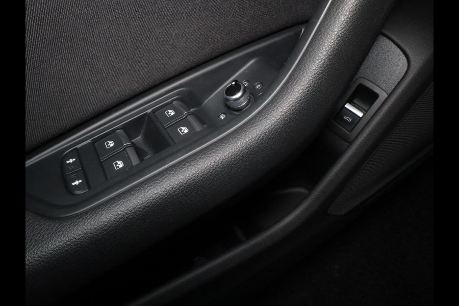 Audi A4 Avant 35 TFSI Sport Lease Edition 2.0tfsi/150pk AUT|  Navi| 17'LM-velgen| Alarm| Climatronic
