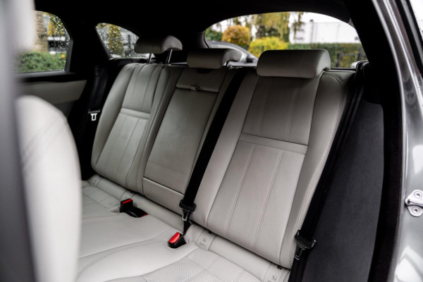 Land Rover Range Rover Velar 2.0 P250 Turbo AWD R-Dynamic S Camera Keyless Meridian 19''