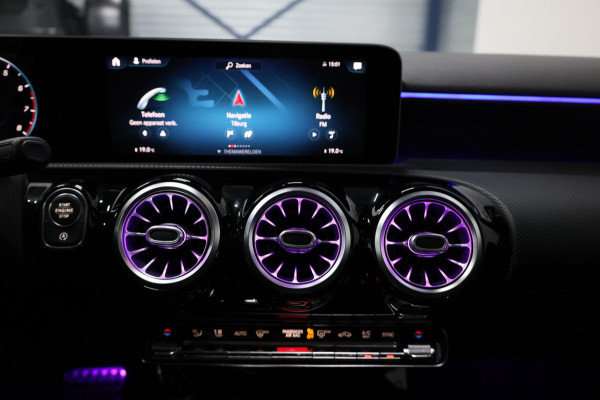 Mercedes-Benz A-Klasse 200 / 45 AMG LED/VIRTUAL/SFEER/PANO/HALF LEDER+S.VERWARMING/LMV/360 CAM/LINE/ACC/ECC/12 MDN GARANTIE!