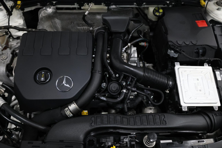 Mercedes-Benz A-Klasse 200 / 45 AMG LED/VIRTUAL/SFEER/PANO/HALF LEDER+S.VERWARMING/LMV/360 CAM/LINE/ACC/ECC/12 MDN GARANTIE!