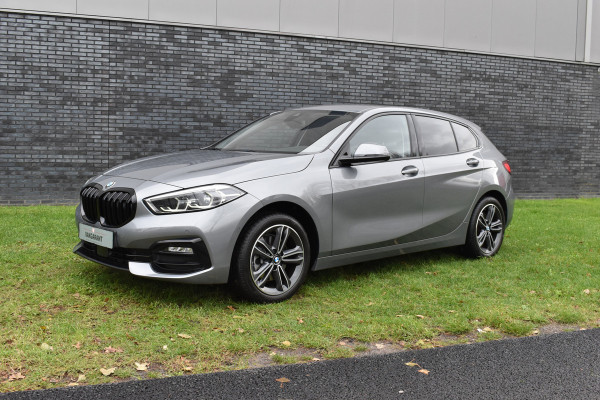BMW 1-serie 118i Sport Line 1.5 100kW Automaat/Navigatie/carplay/stoelverwarming/btw auto
