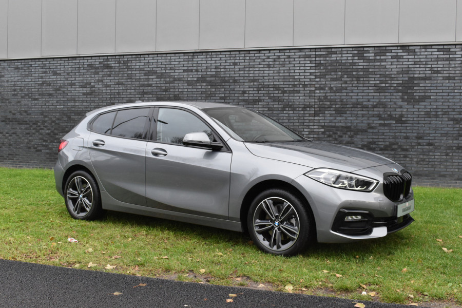 BMW 1-serie 118i Sport Line 1.5 100kW Automaat/Navigatie/carplay/stoelverwarming/btw auto